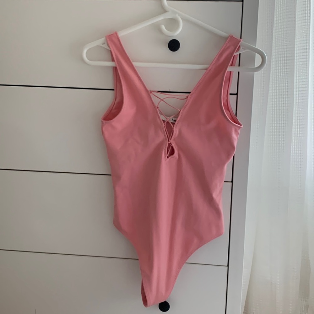 Aritzia Wilfred Free Pink V-neck lace up bodysuit (never worn)